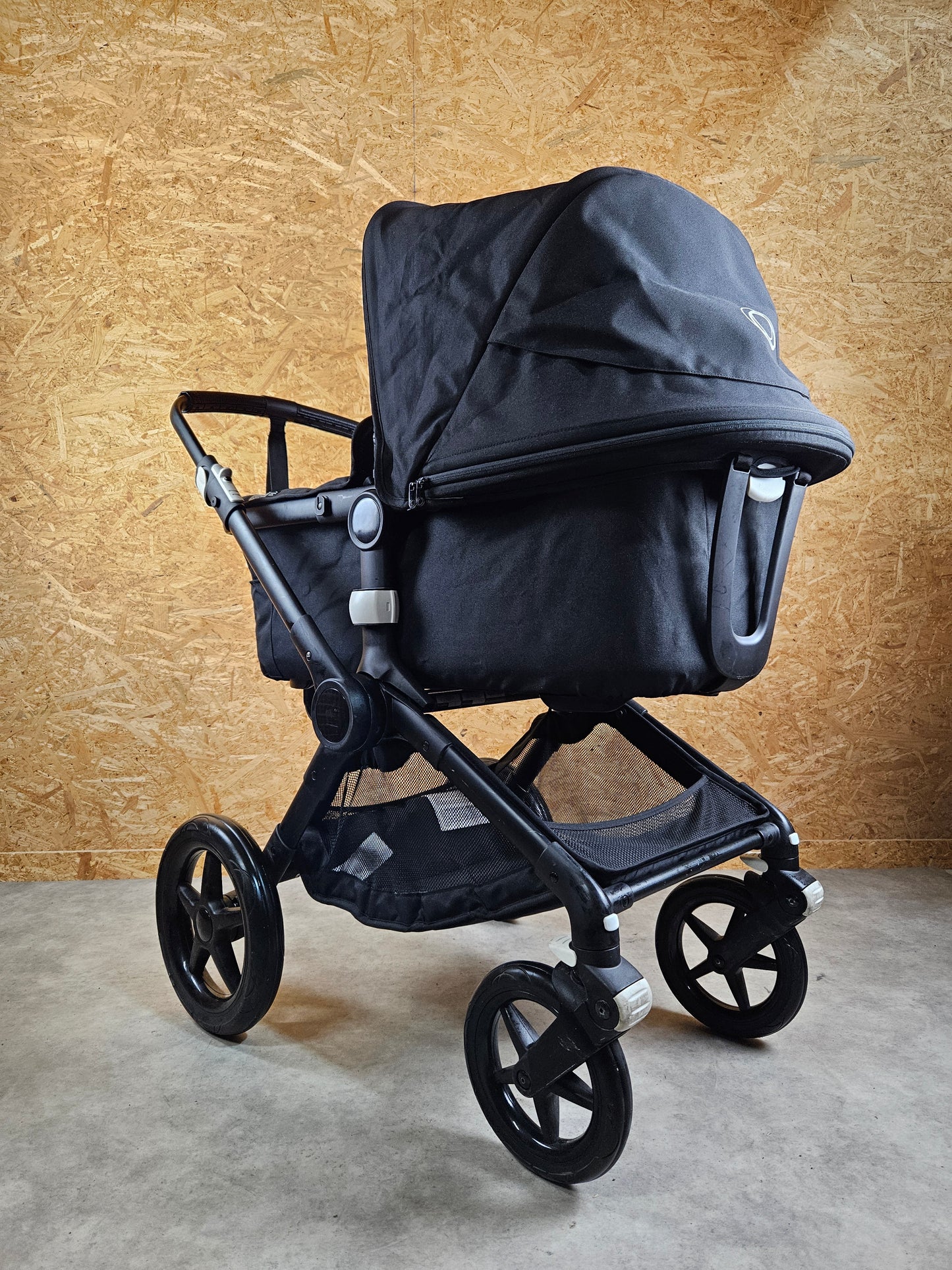 Bugaboo Fox 2 Kombikinderwagen - Sportsitz & Babywanne - Schwarz in sehr Gutem Zustand Kinderwagen 11