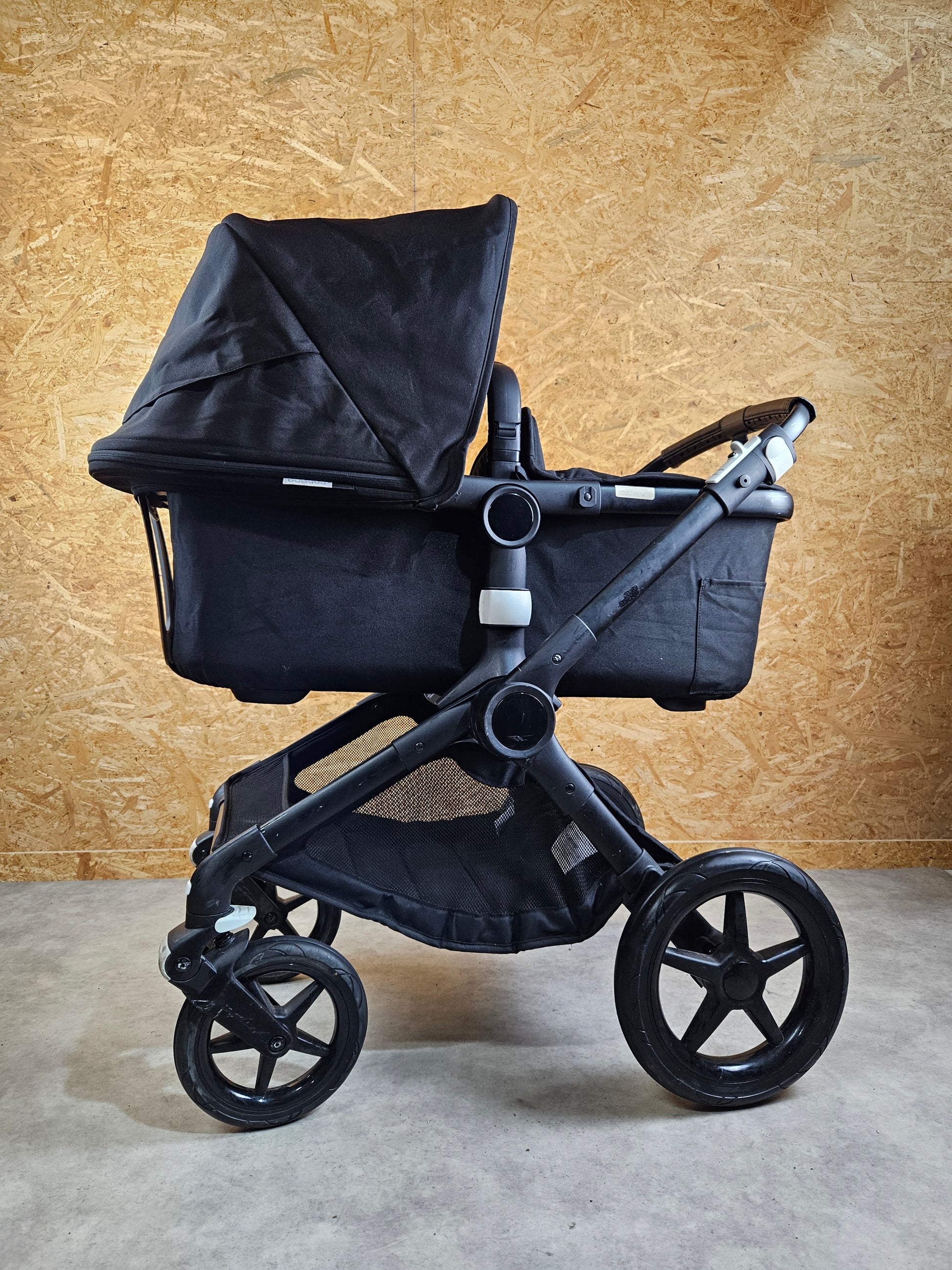 Bugaboo Fox 2 Kombikinderwagen - Sportsitz & Babywanne - Schwarz in sehr Gutem Zustand Kinderwagen 20