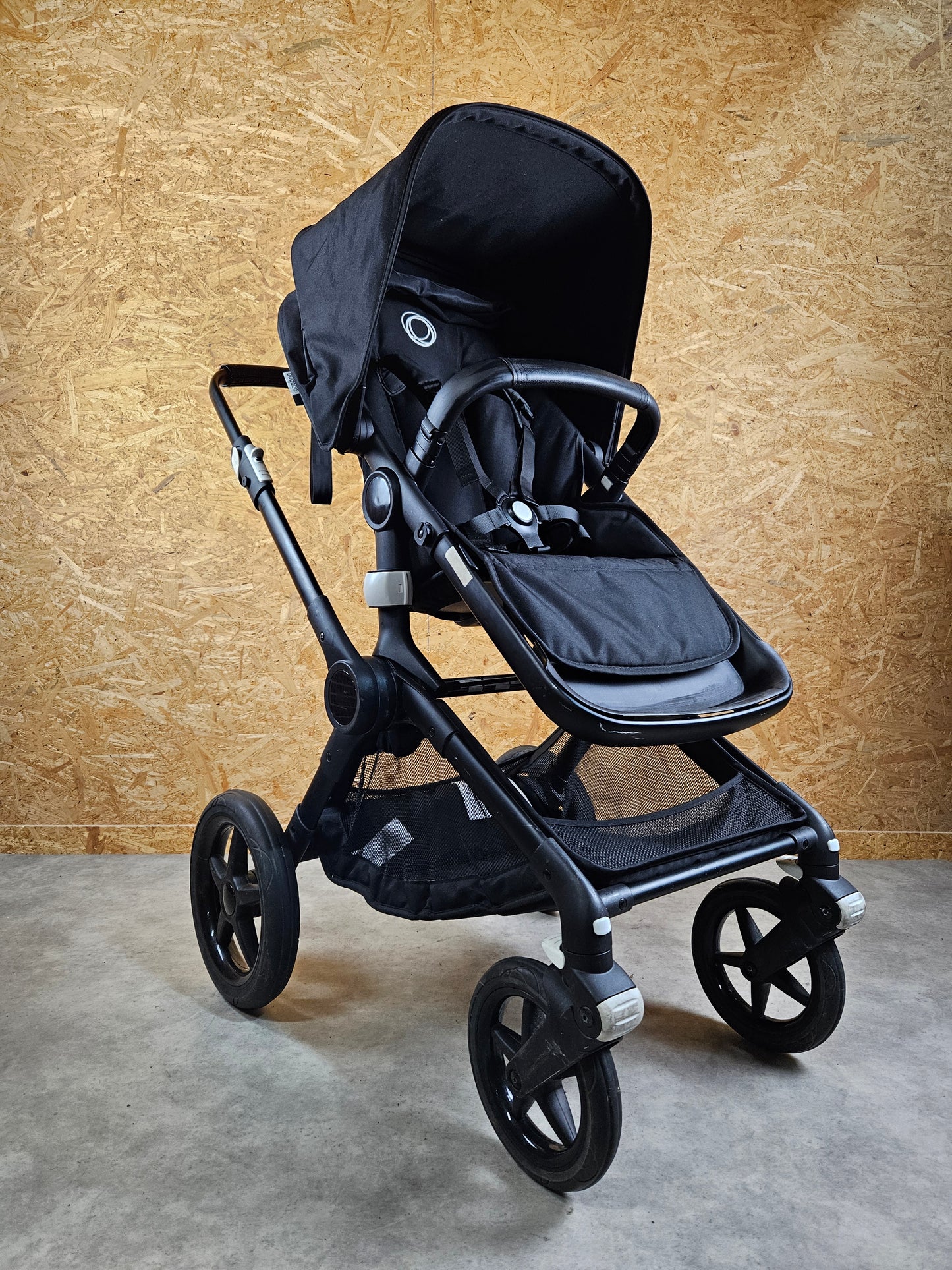 Bugaboo Fox 2 Kombikinderwagen - Sportsitz & Babywanne - Schwarz in sehr Gutem Zustand Kinderwagen