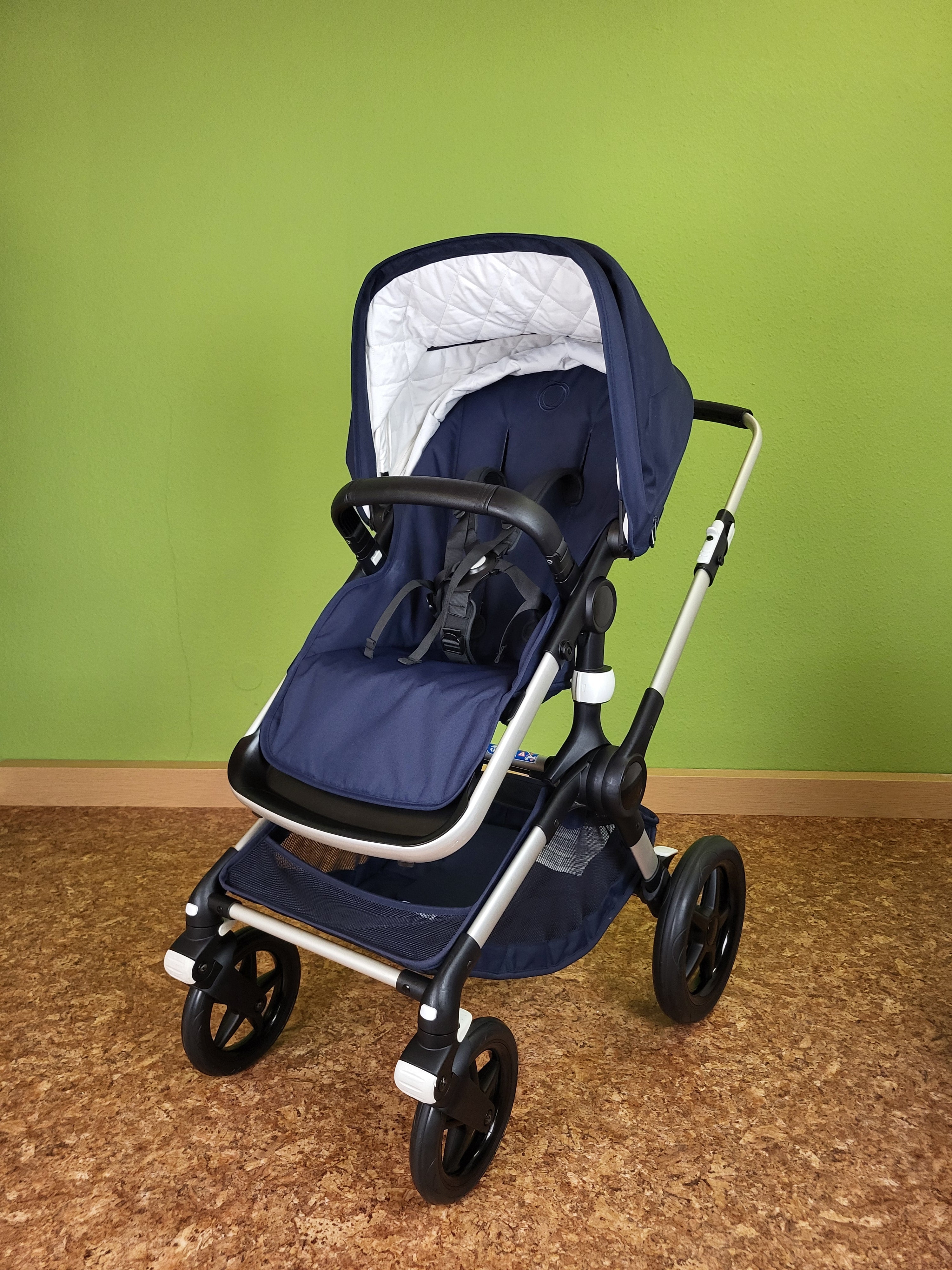 Bugaboo Fox2 hotsell Kombikinderwagen schwarz hellblau viel Zubehör