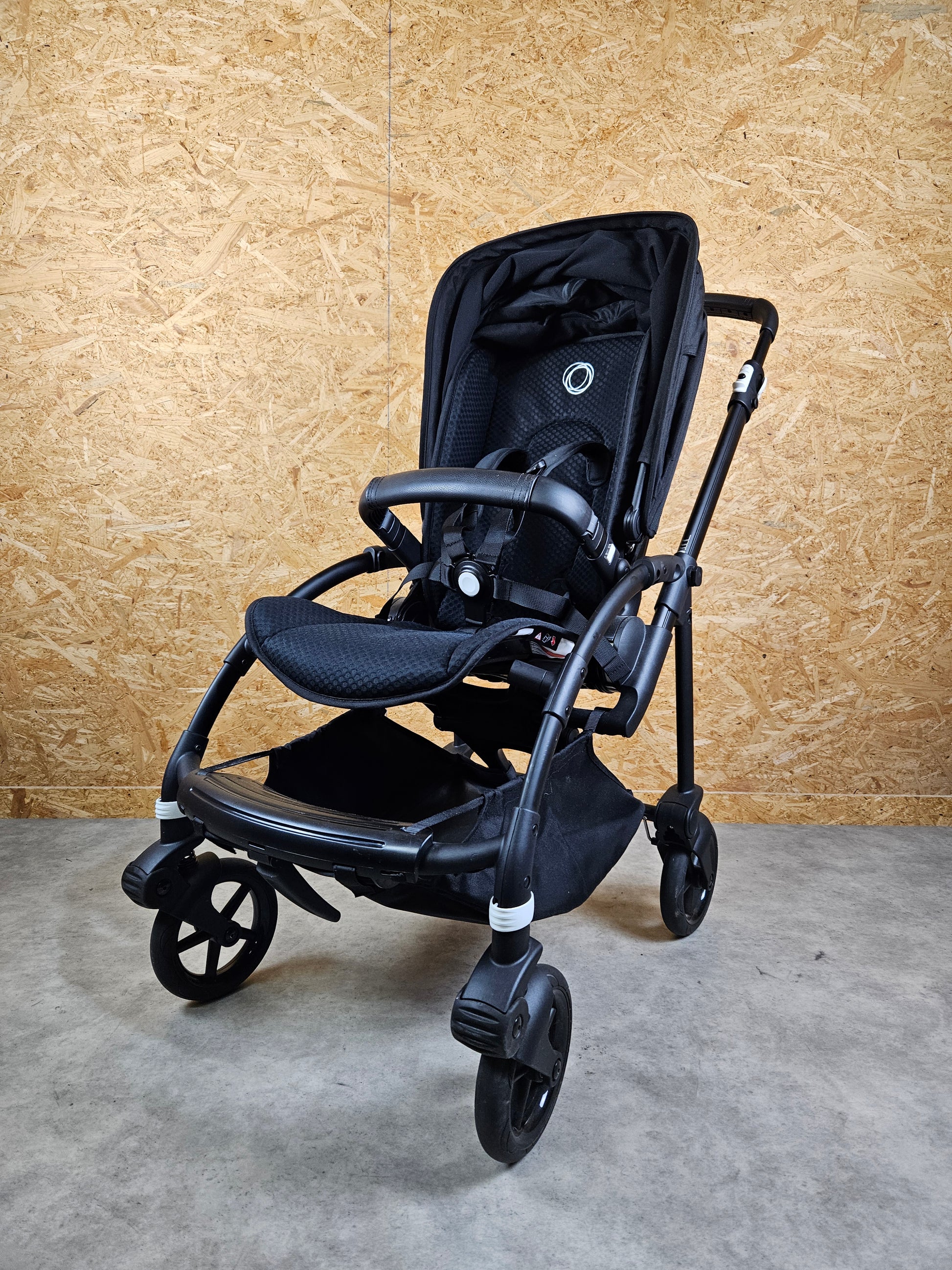 Bugaboo Bee 6 - Schwarz in sehr Gutem Zustand Kinderwagen 4