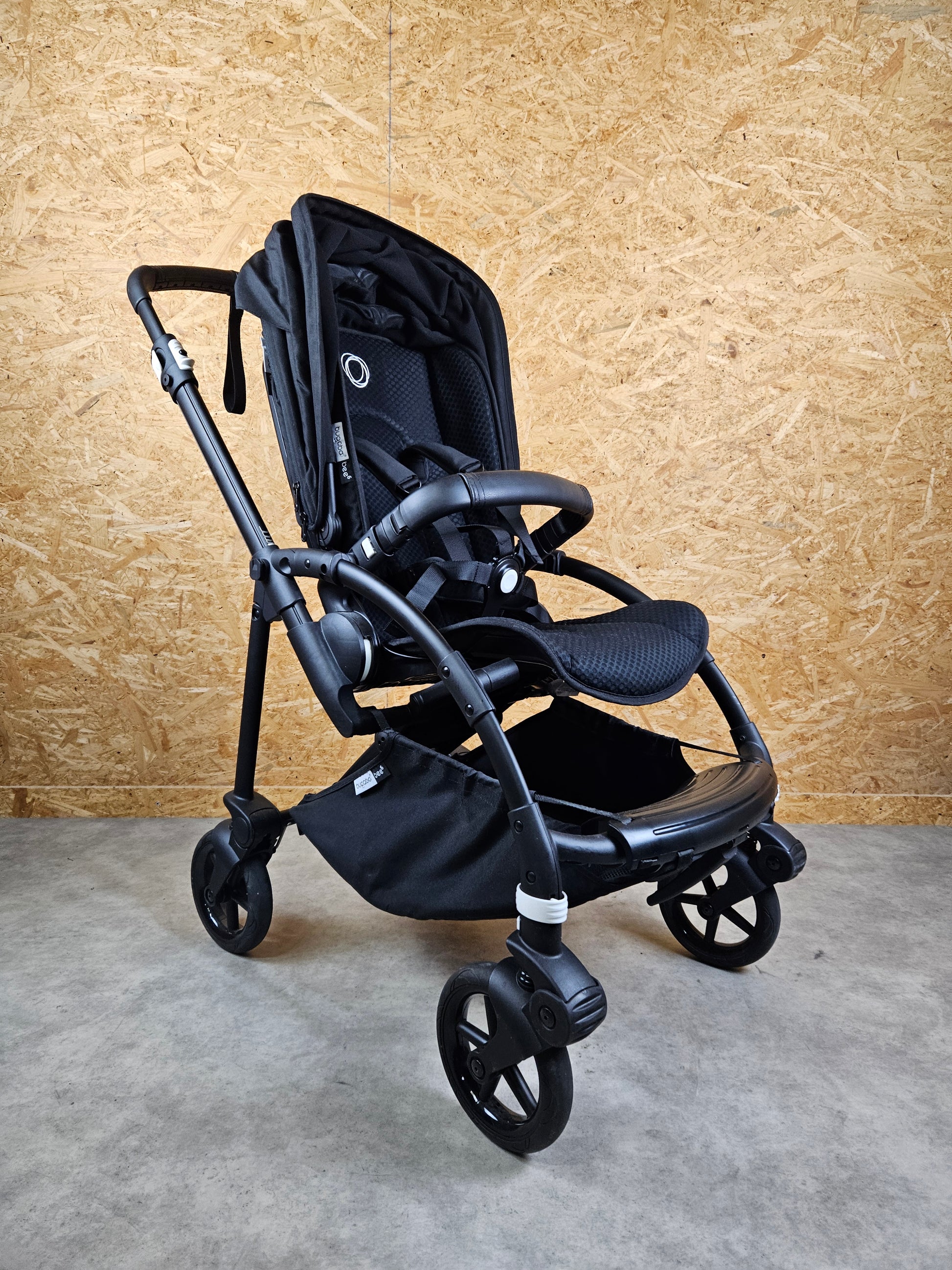 Bugaboo Bee 6 - Schwarz in sehr Gutem Zustand Kinderwagen 3