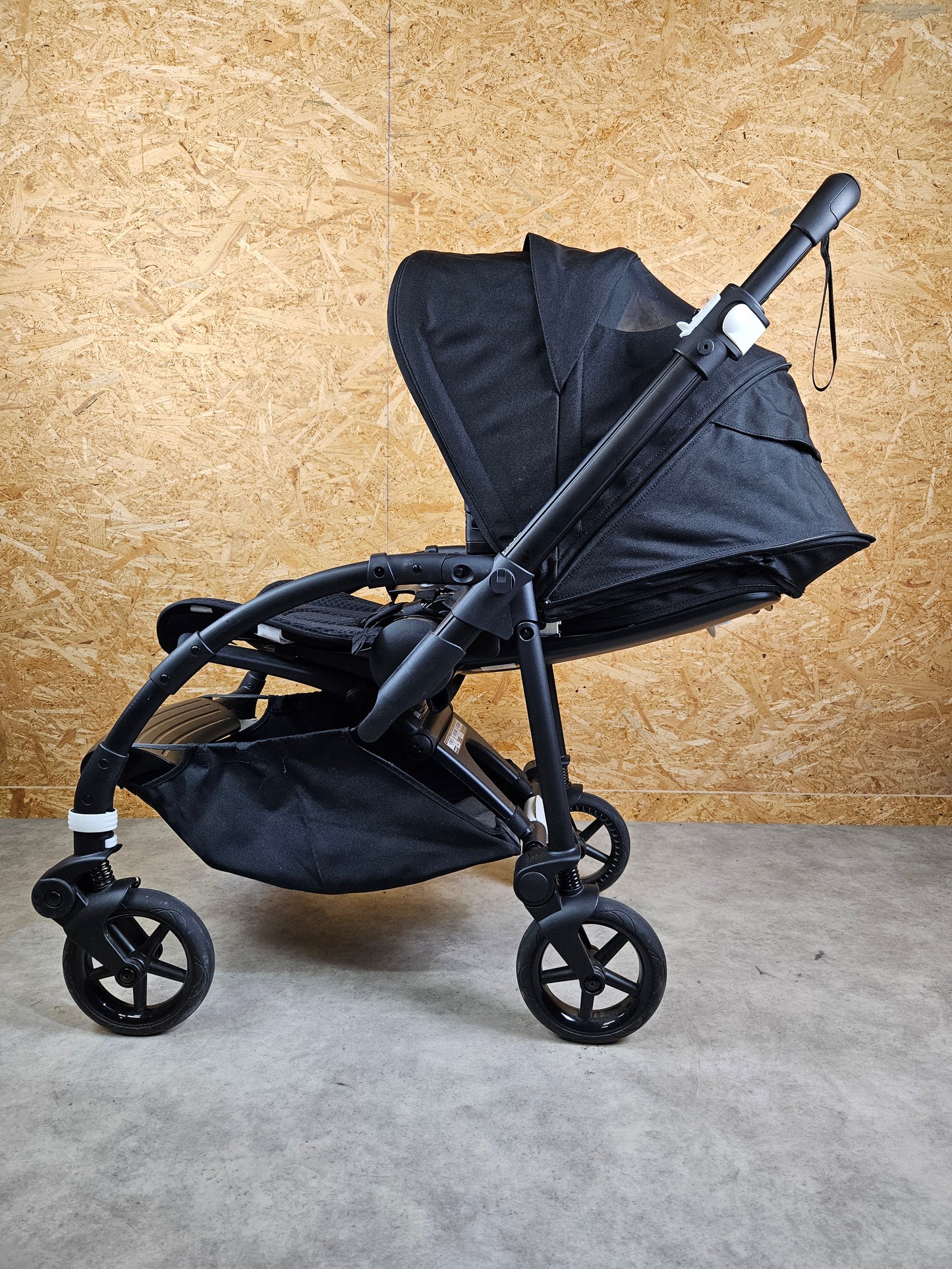 Bugaboo Bee 6 - Schwarz in sehr Gutem Zustand Kinderwagen 9