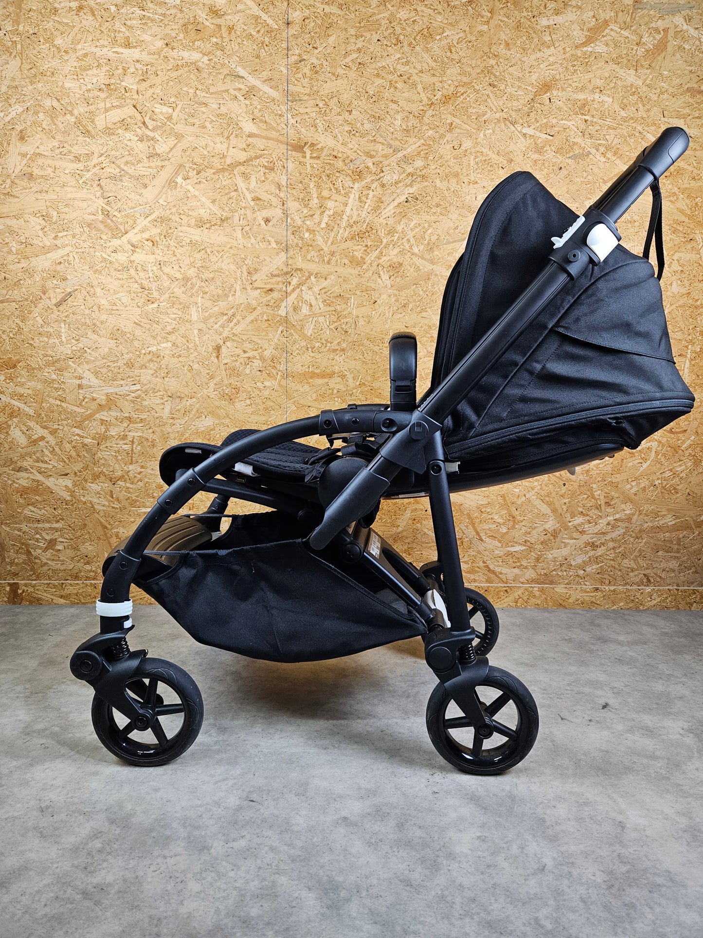 Bugaboo Bee 6 - Schwarz in sehr Gutem Zustand Kinderwagen 7