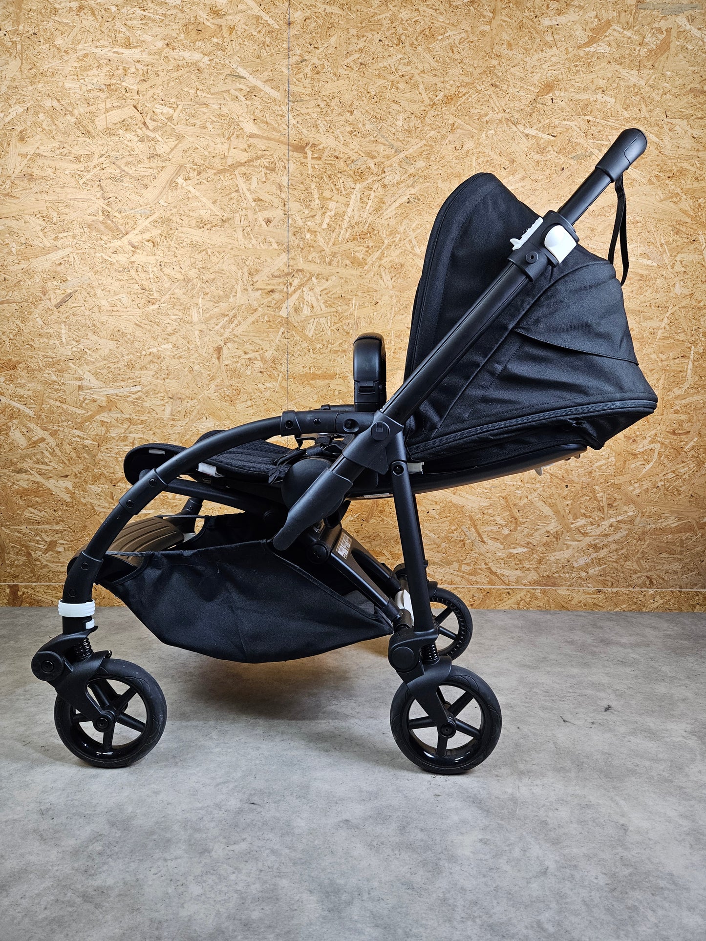 Bugaboo Bee 6 - Schwarz in sehr Gutem Zustand Kinderwagen 8